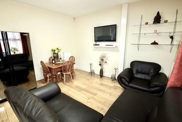 5 bed flat, South Grove, Ardwick, Manchester, M130AU - Image 3
